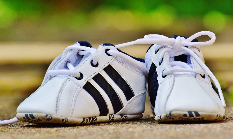 好媽媽應該從孩子的幼兒期開始關心穿鞋的問題